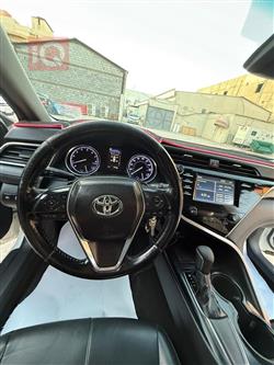 تۆیۆتا کامری